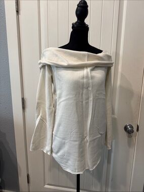 Off-the-Shoulder Cozy Knit Sweater in Ivory